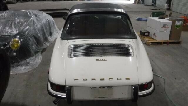 Porsche 911 1968 image number 16