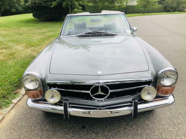 Mercedes-Benz SL-Class 1970 image number 17