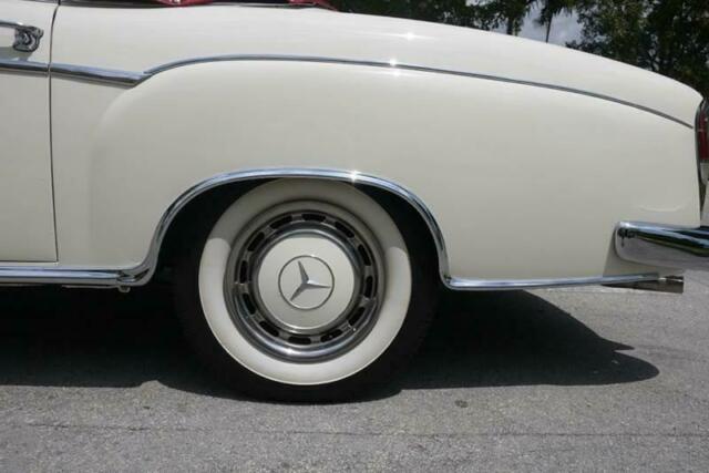 Mercedes-Benz 200-Series 1959 image number 4