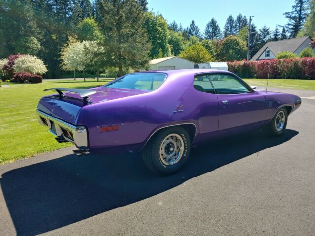 Plymouth Road Runner 1971 image number 28