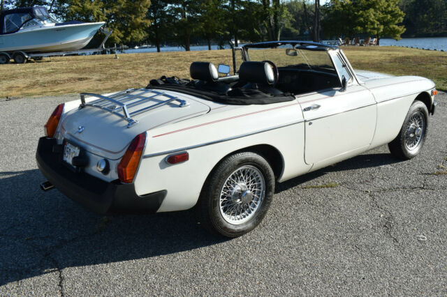 MG MGB 1979 image number 29