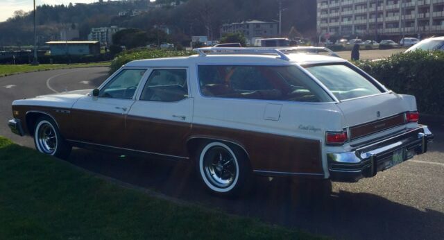 Buick Estate Wagon 1976 image number 10