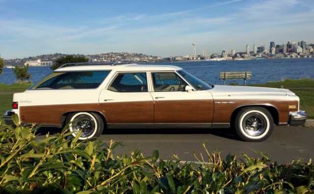 Buick Estate Wagon 1976 image number 19