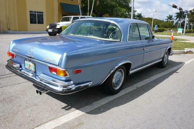 Mercedes-Benz 200-Series 1971 image number 30