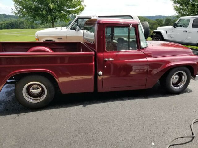 International Harvester D1000 1965 image number 0