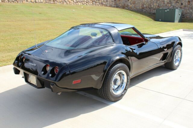 Chevrolet Corvette 1979 image number 28