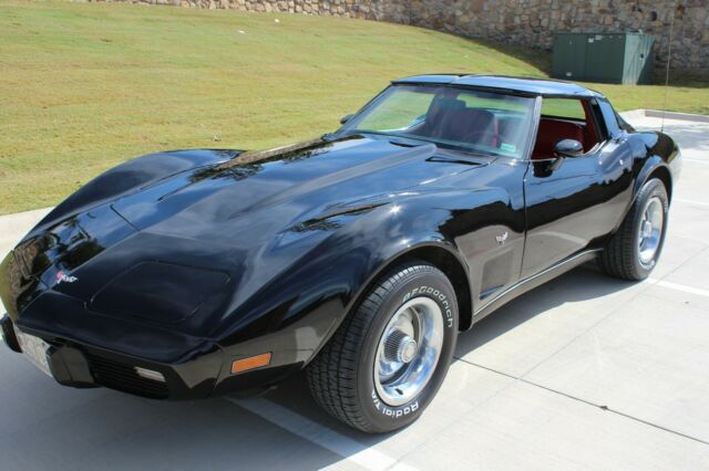 Chevrolet Corvette 1979 image number 29