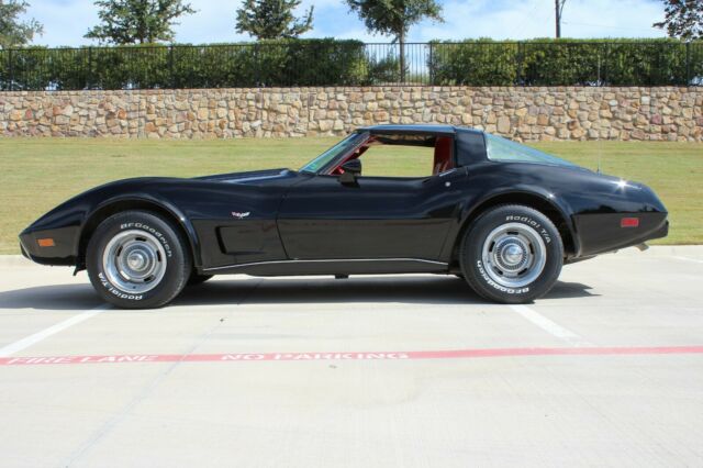 Chevrolet Corvette 1979 image number 31