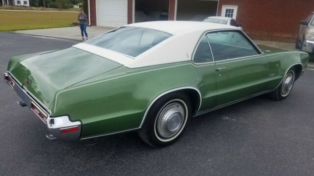 Oldsmobile Toronado 1970 image number 2