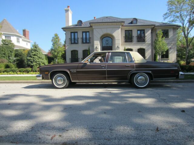 Oldsmobile Ninety-Eight 1977 image number 0