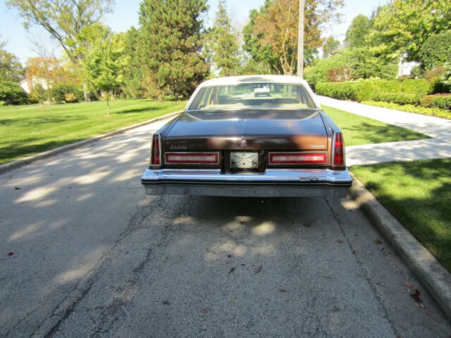 Oldsmobile Ninety-Eight 1977 image number 27