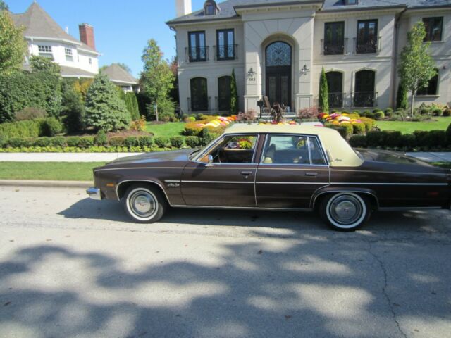 Oldsmobile Ninety-Eight 1977 image number 29