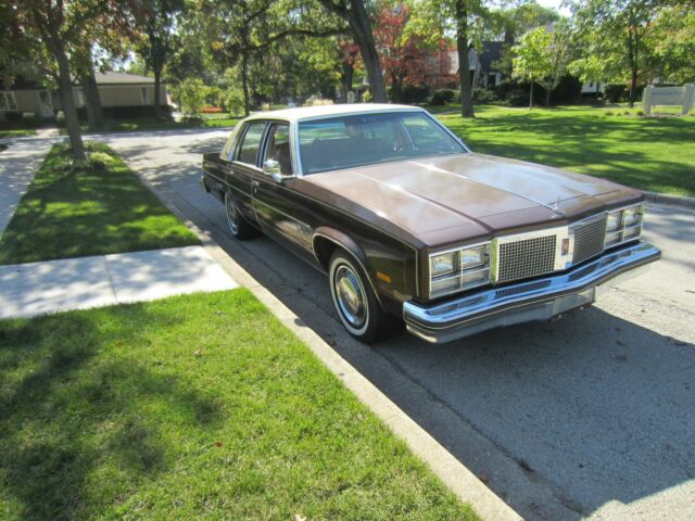 Oldsmobile Ninety-Eight 1977 image number 32