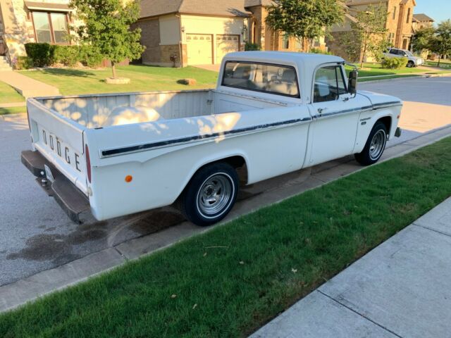 Dodge D100 Pickup 1968 image number 0