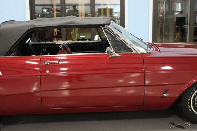 Ford Galaxie 1966 image number 21