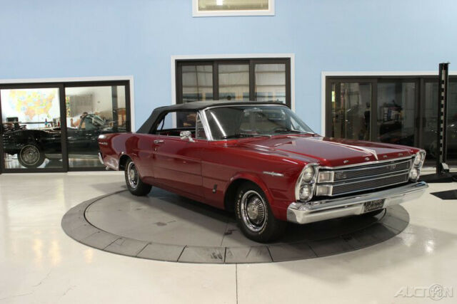 Ford Galaxie 1966 image number 30