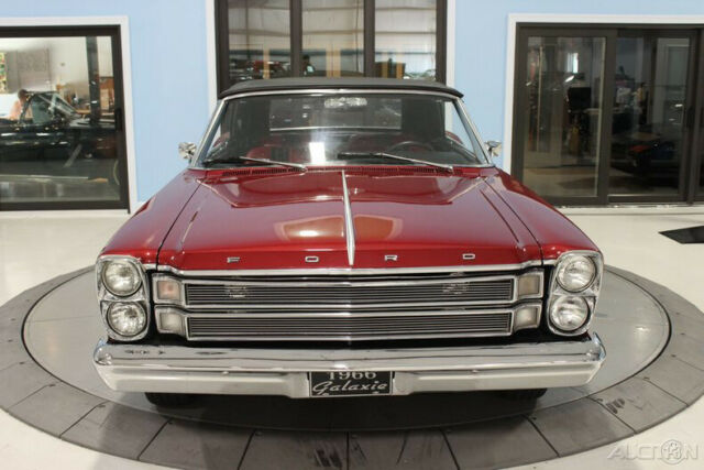 Ford Galaxie 1966 image number 9