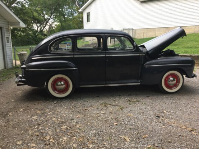 Ford Super Deluxe 1946 image number 10