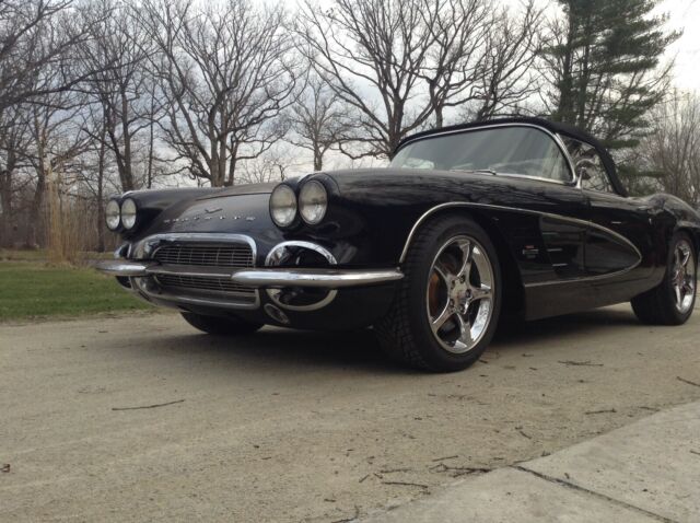 Chevrolet Corvette 1961 image number 26