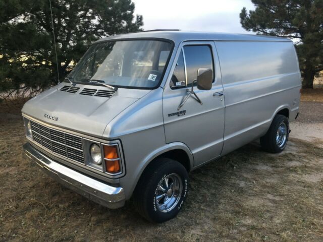 Dodge Ram Van 1979 image number 0