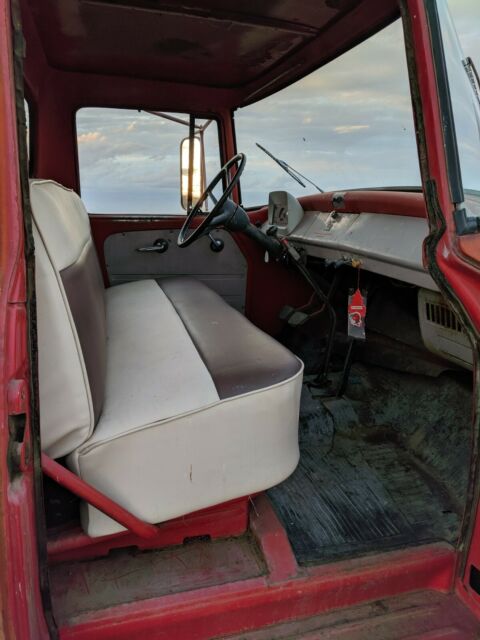 International Harvester B-160 Series 1960 image number 32