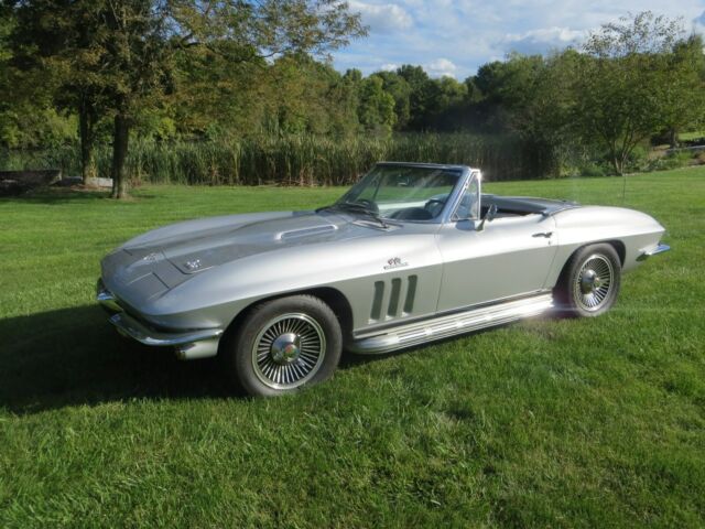 Chevrolet Corvette 1966 image number 1