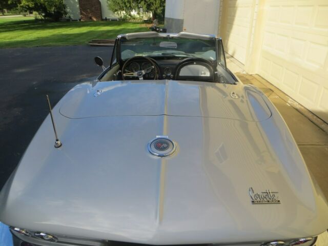 Chevrolet Corvette 1966 image number 13