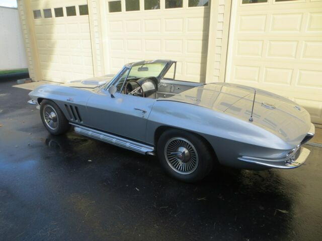 Chevrolet Corvette 1966 image number 17