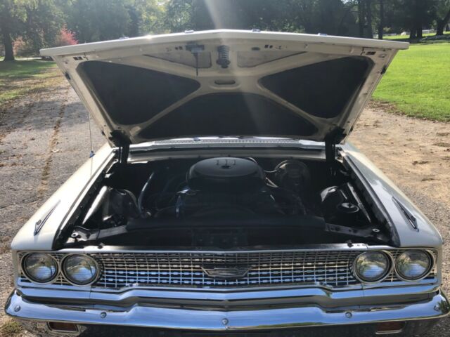 Ford Galaxie 1963 image number 32