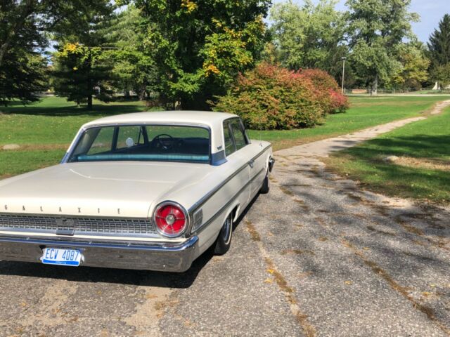 Ford Galaxie 1963 image number 44