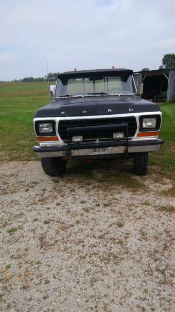 Ford F-250 1975 image number 0