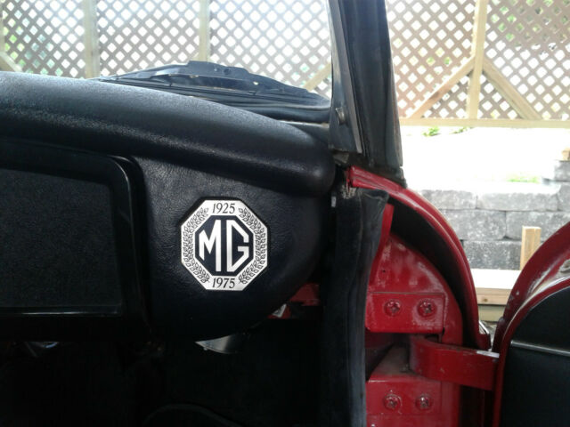 MG MGB 1979 image number 20