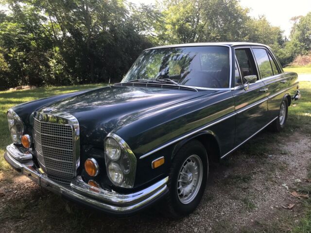 Mercedes-Benz S-Class 1972 image number 0