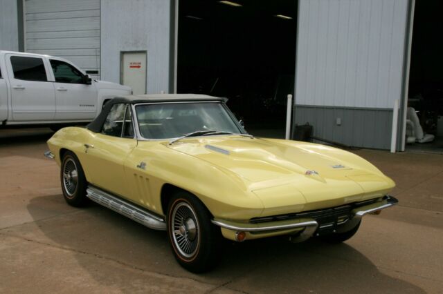 Chevrolet Corvette 1966 image number 26