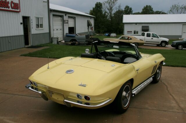 Chevrolet Corvette 1966 image number 30