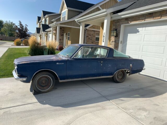 Plymouth Barracuda 1965 image number 2