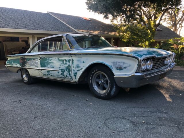 Ford Galaxie 1960 image number 2