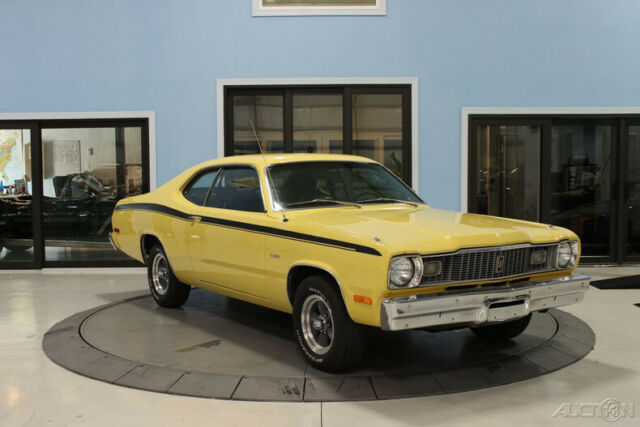 Plymouth Duster 1975 image number 30