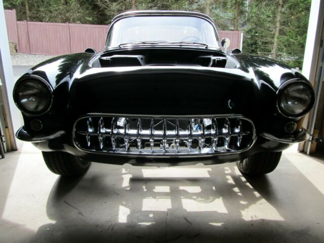 Chevrolet Corvette 1956 image number 2