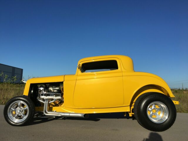 Ford MODEL A HOT ROD 3 WINDOW 1932 image number 2