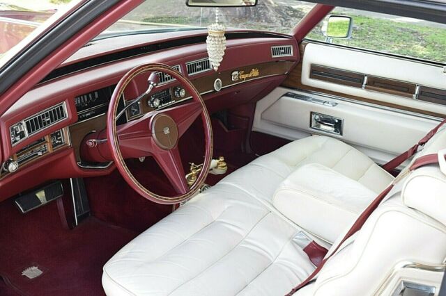 Cadillac DeVille 1975 image number 33