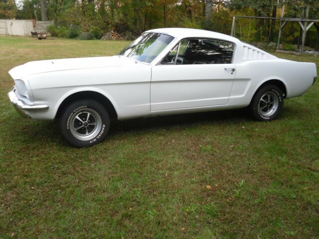 Ford Mustang 1965 image number 1