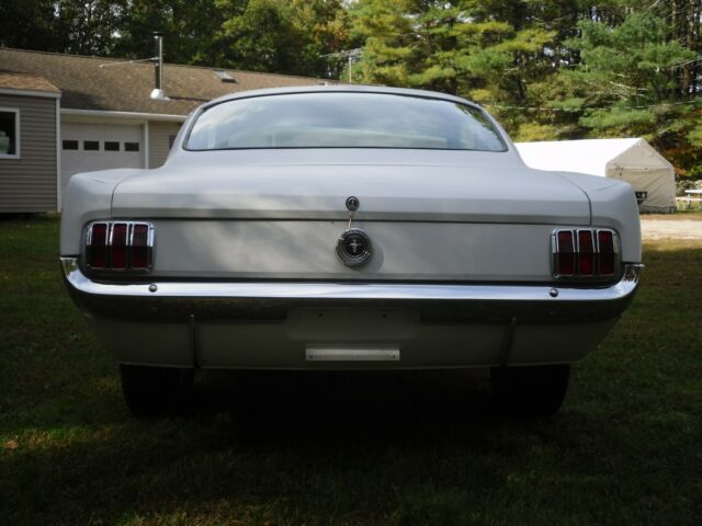 Ford Mustang 1965 image number 23