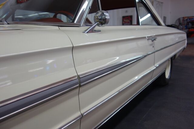 Ford Galaxie 1964 image number 17