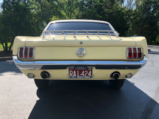 Ford Mustang 1966 image number 23