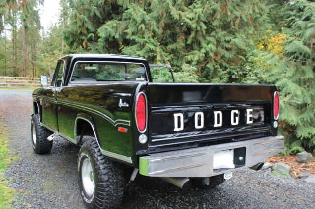 Dodge Power Wagon 1970 image number 24