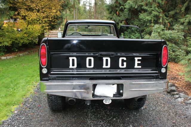 Dodge Power Wagon 1970 image number 25