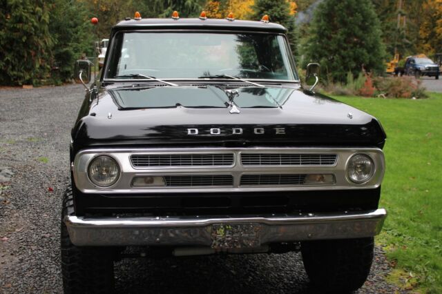 Dodge Power Wagon 1970 image number 9