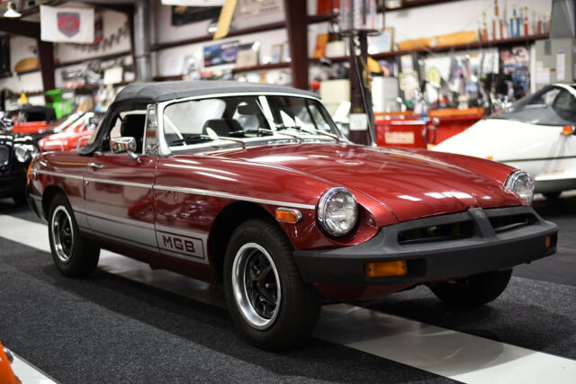 MG MGB 1977 image number 3