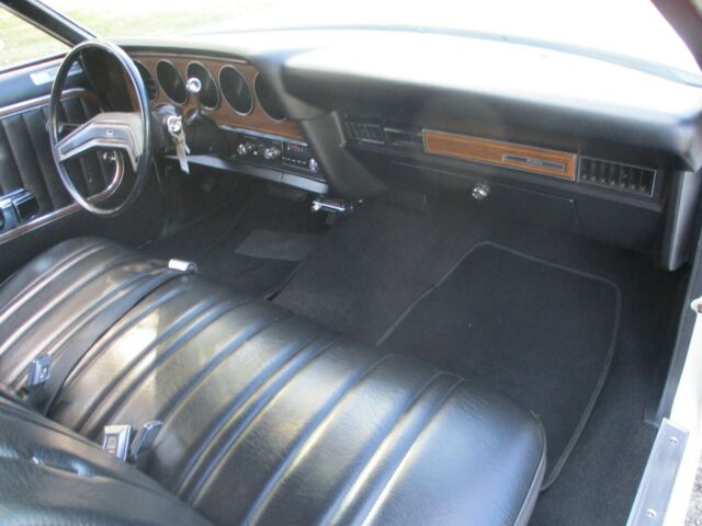 Ford Torino 1975 image number 31